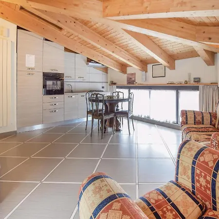 דירה Two-bedroom In