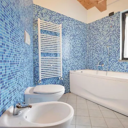 Two-bedroom In קיאברי