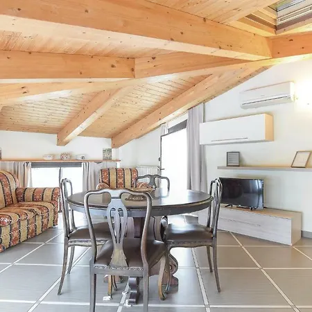 Two-bedroom In Apartamento Chiavari