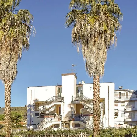 Two-bedroom In דירה *
