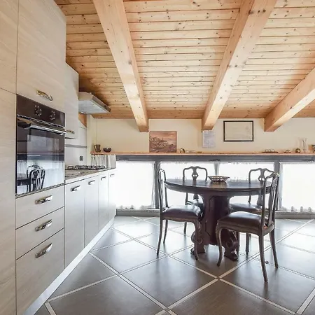 Two-bedroom In דירה *